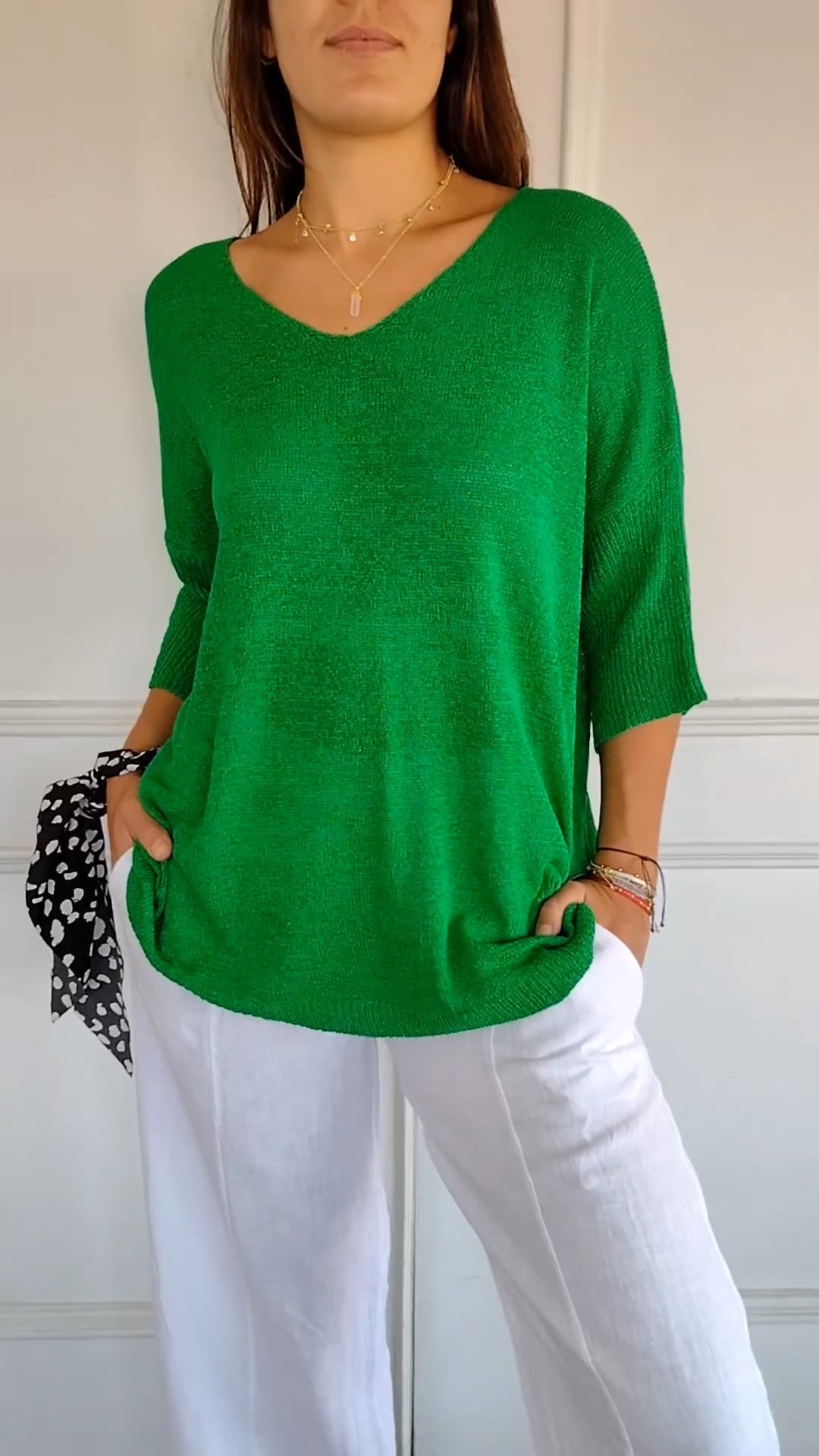 Julia| Top atemporal con cuello en V