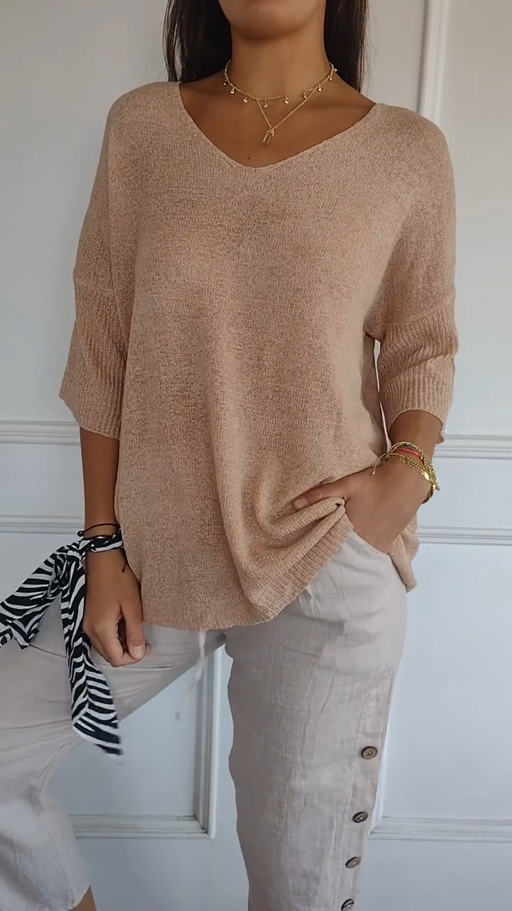 Julia| Top atemporal con cuello en V