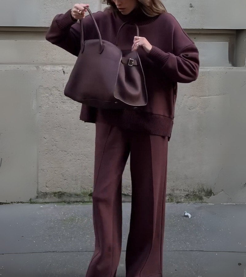 Saskia: elegante conjunto de dos piezas con cuello alto