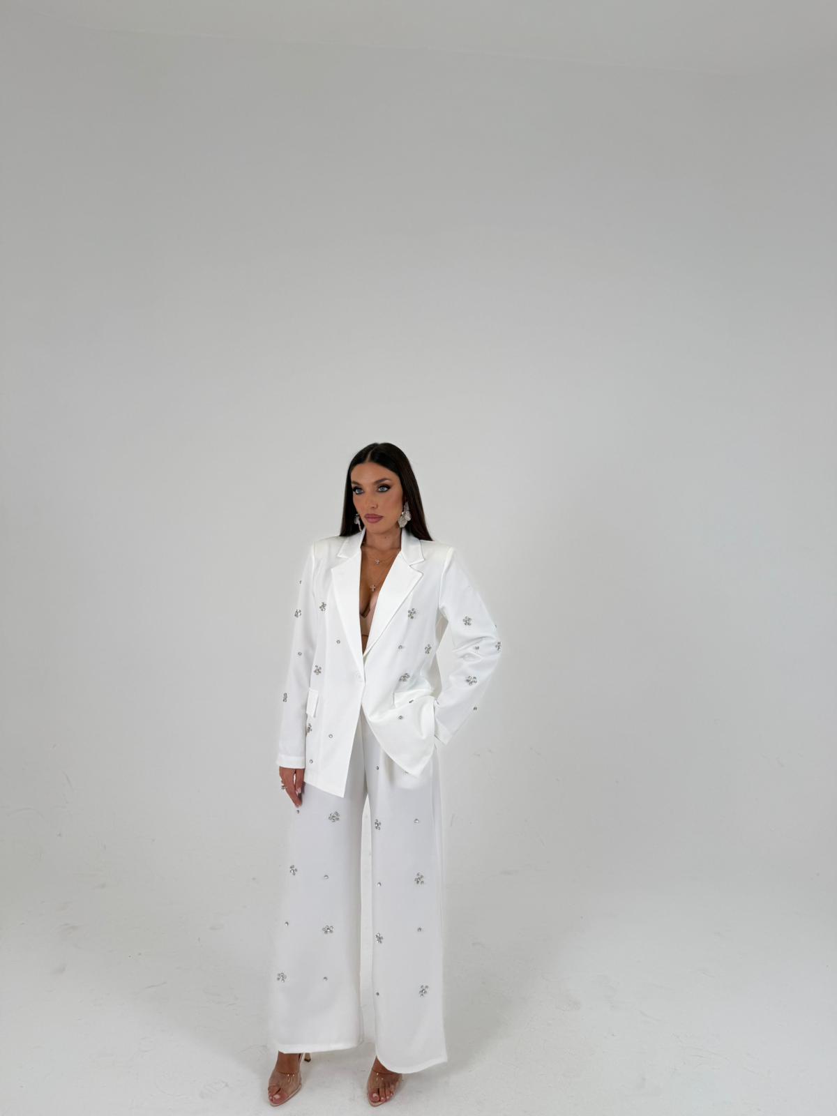 Traje Catalina - Conjunto de chaqueta y pantalón con detalles en piedra
