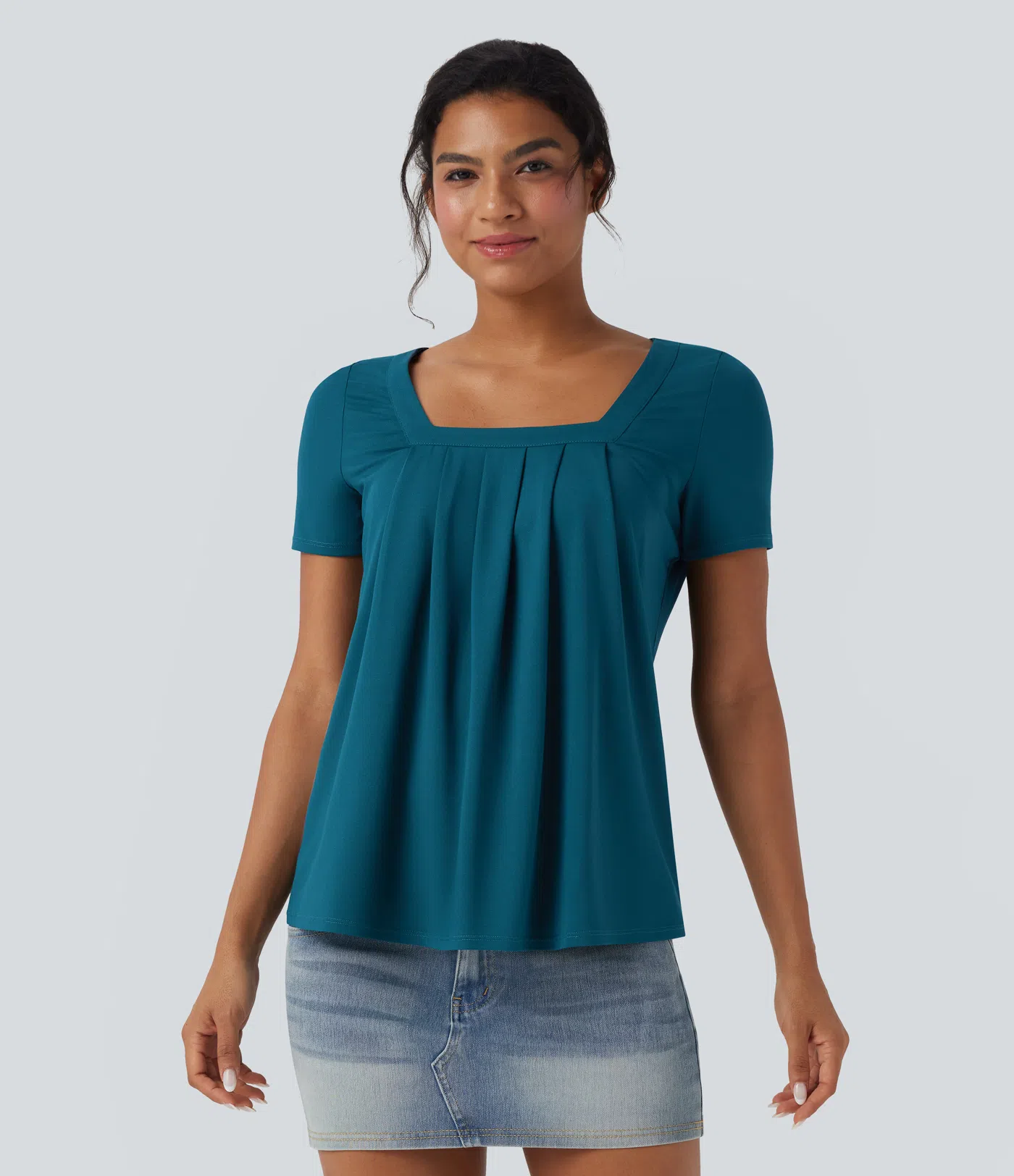 Top informal de cuello cuadrado y manga corta