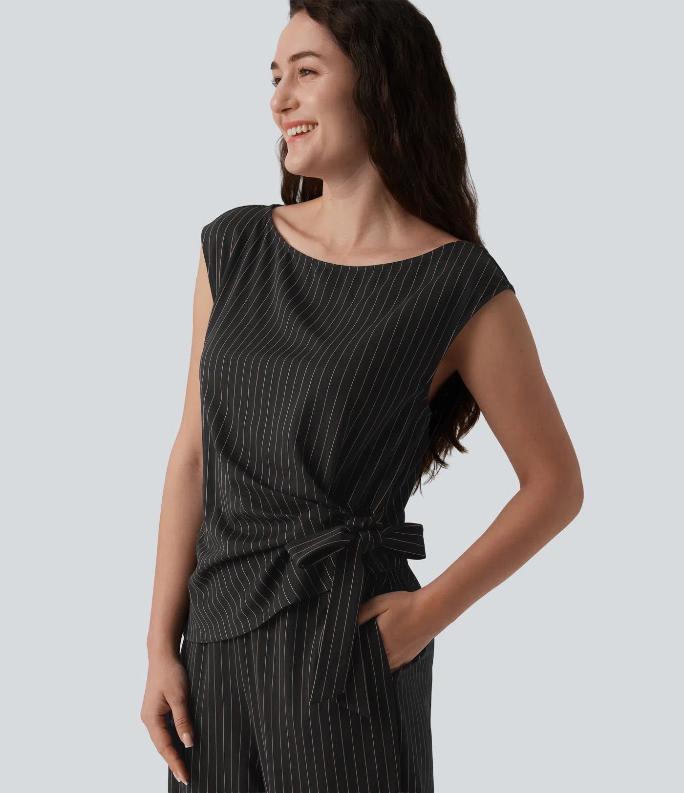 Conjunto de rayas de dos piezas sin mangas