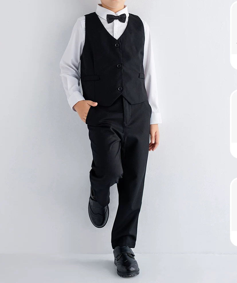 Elegante traje de ceremonia para niños