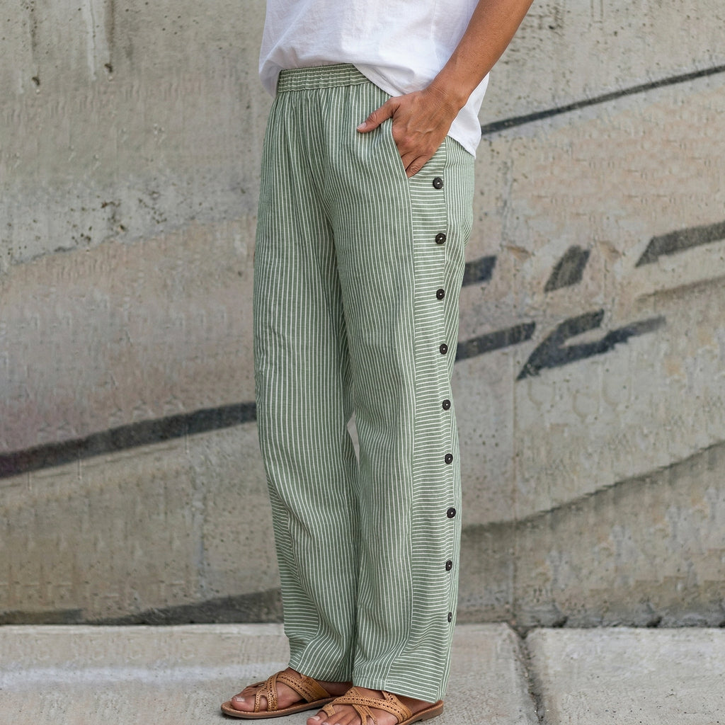 Pantalones a rayas azules con bolsillos laterales