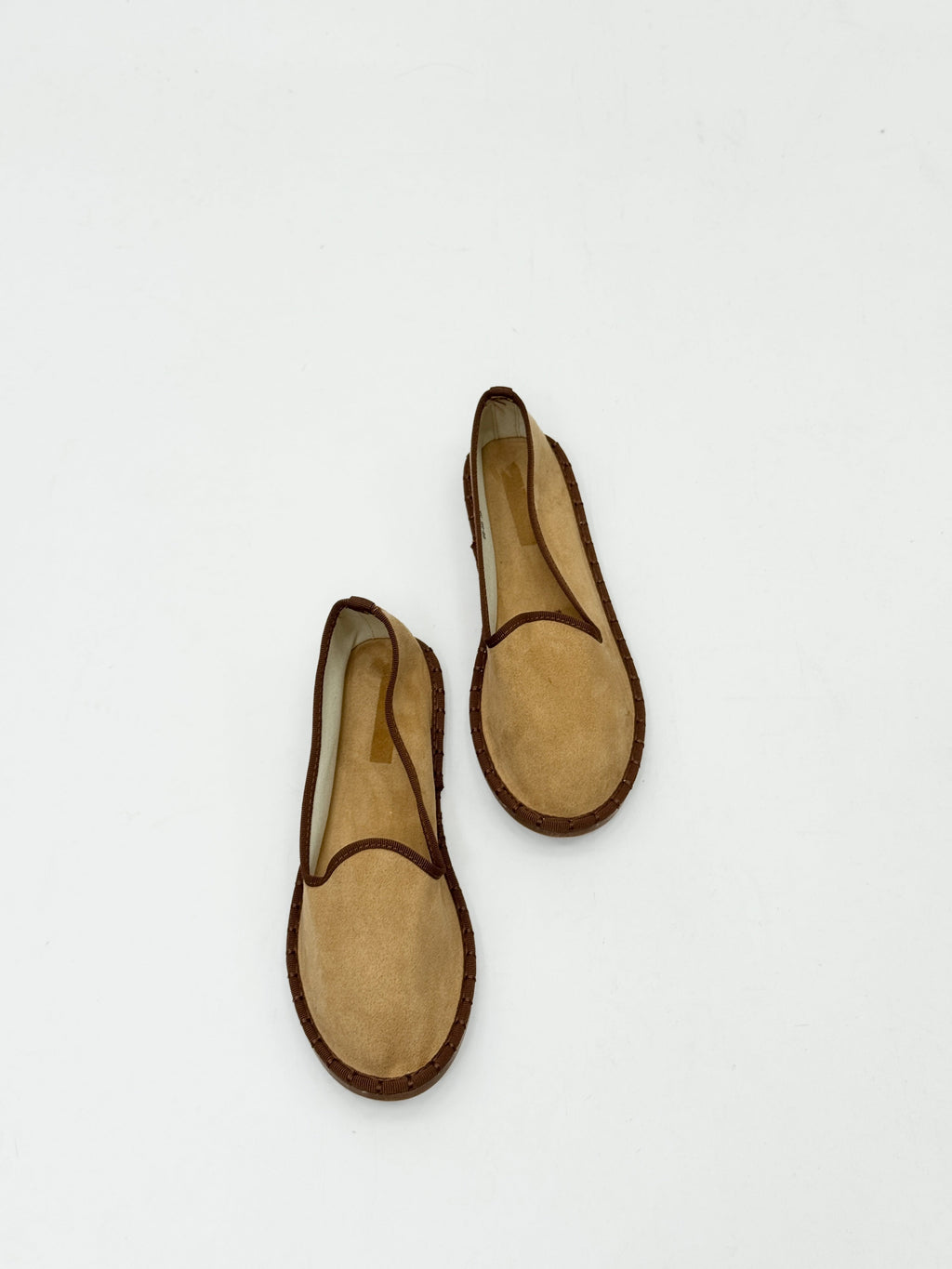 Zapatos de terciopelo con ribete