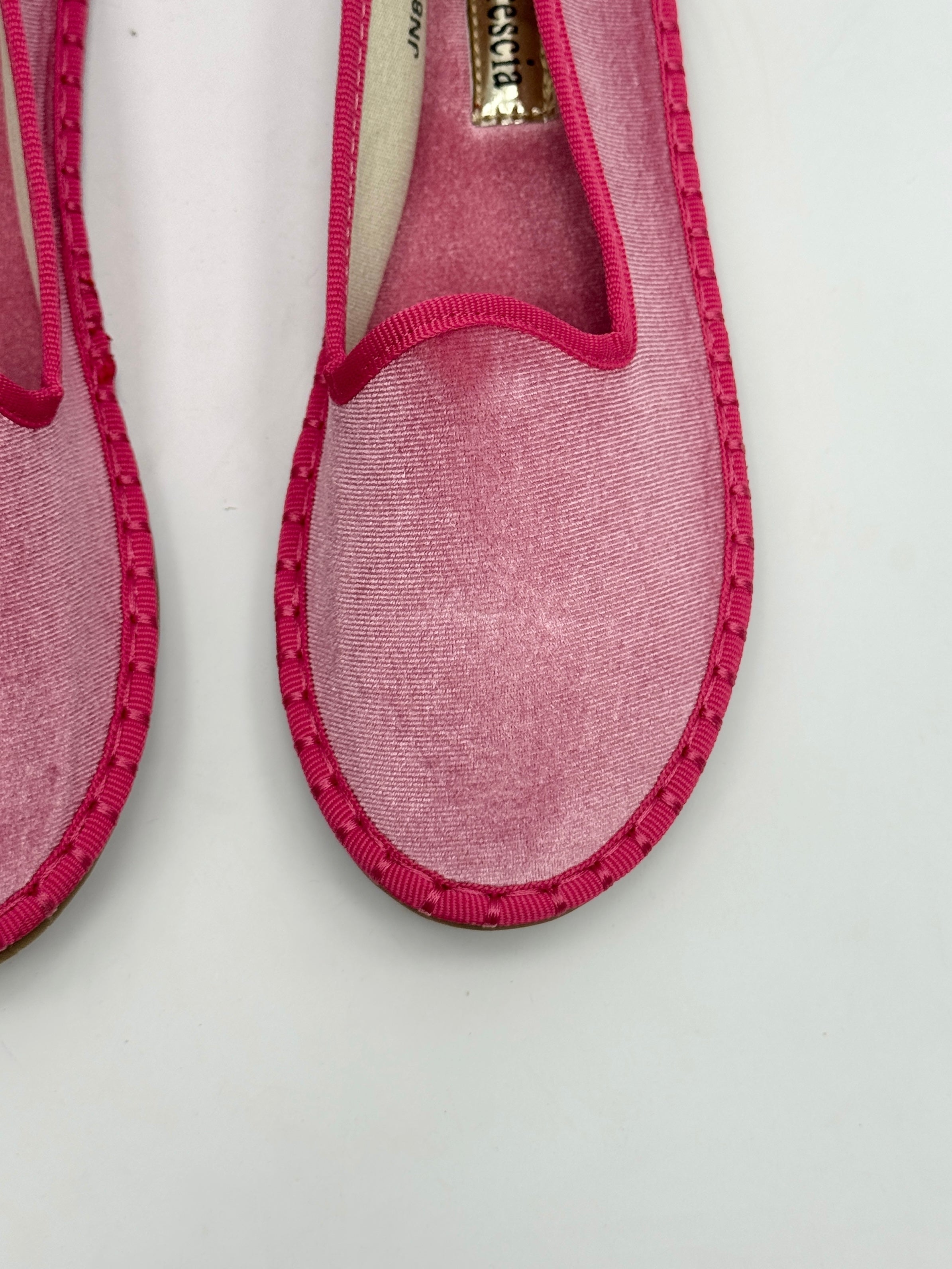Zapatos de terciopelo con ribete