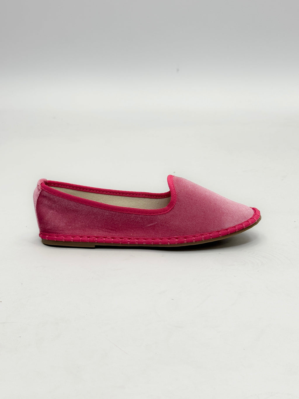 Zapatos de terciopelo con ribete