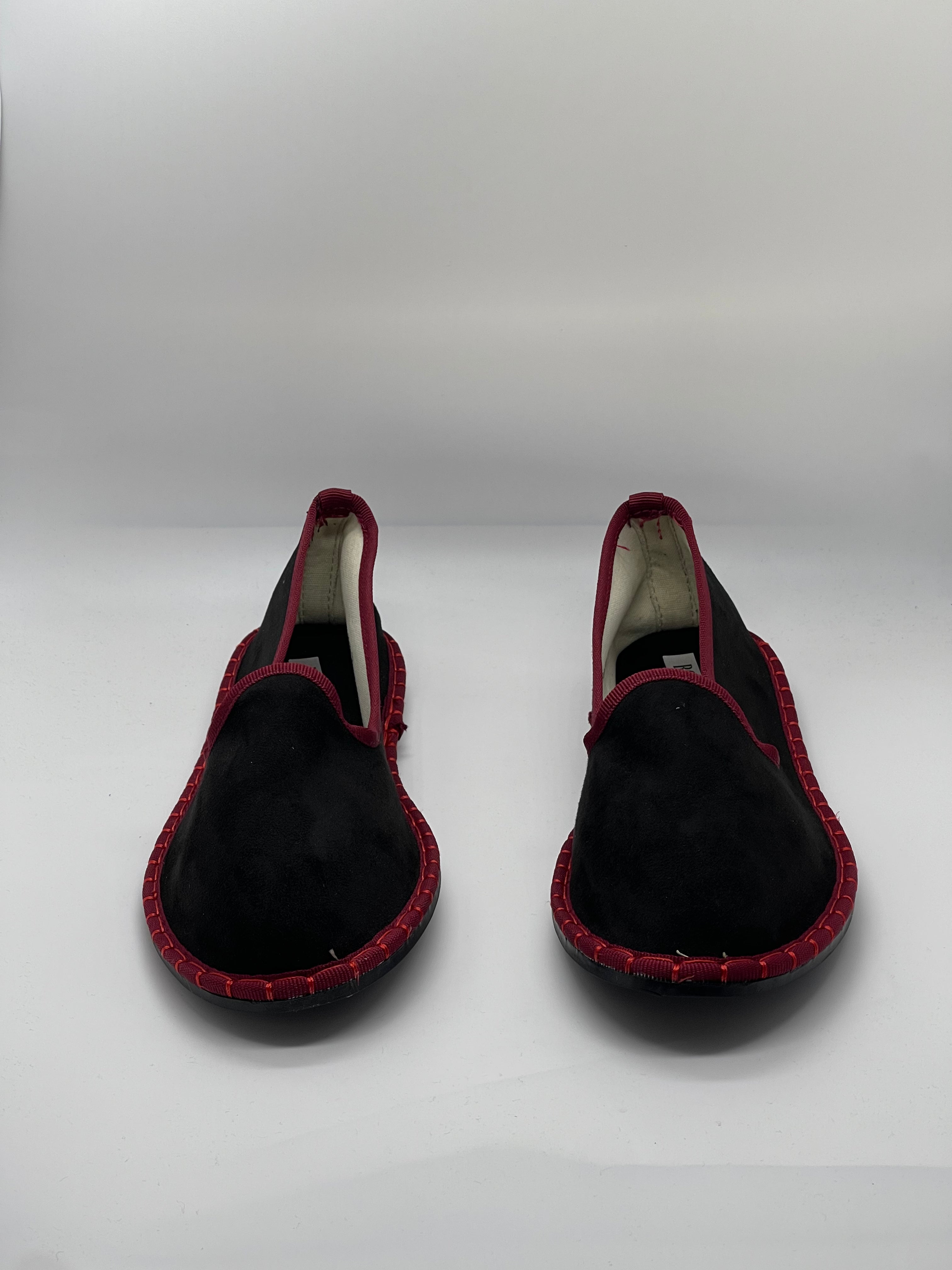 Zapatos de terciopelo con ribete