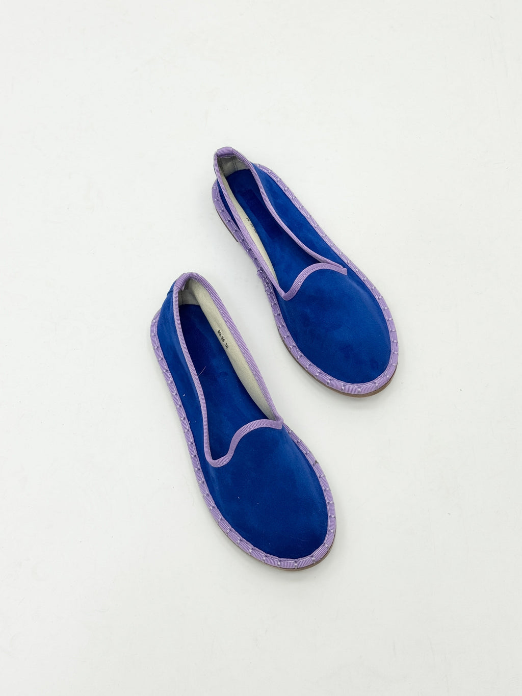 Zapatos de terciopelo con ribete