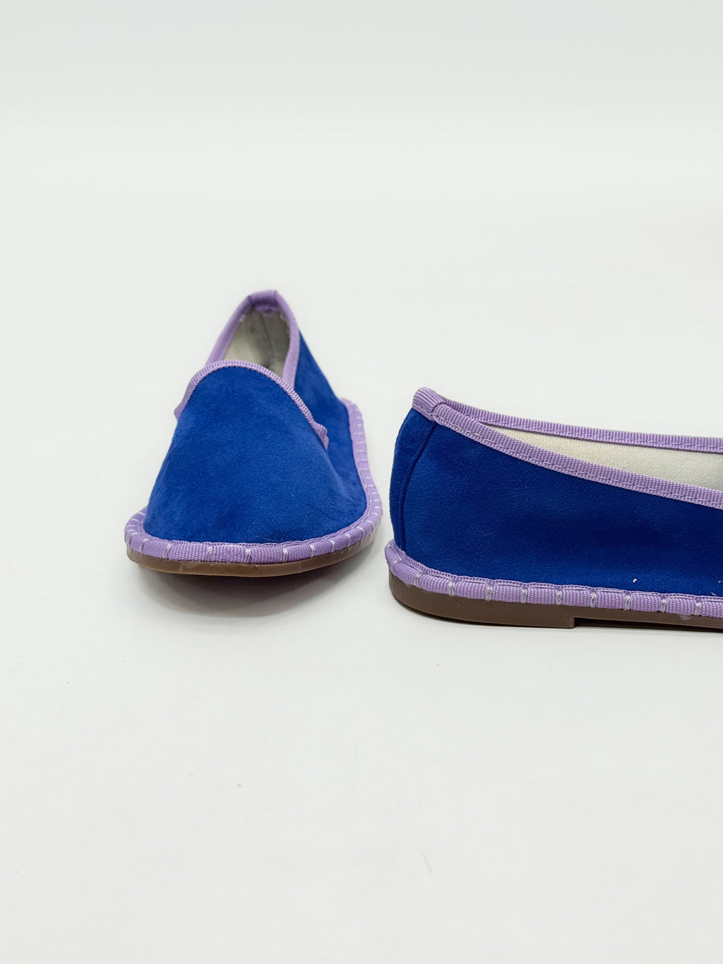 Zapatos de terciopelo con ribete