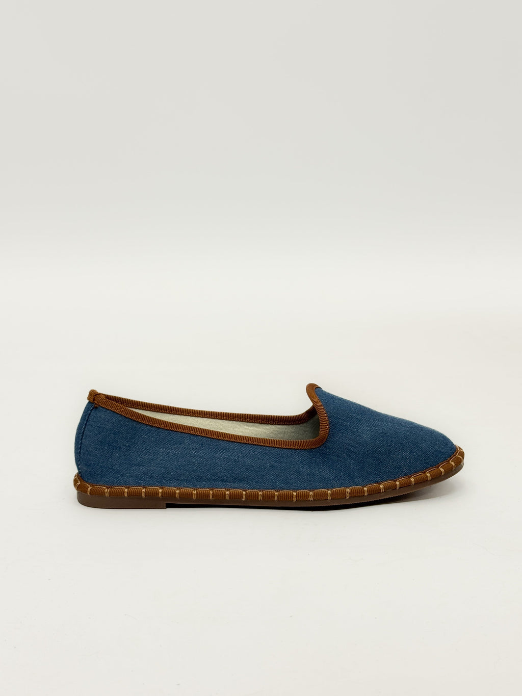 Zapatos de terciopelo con ribete