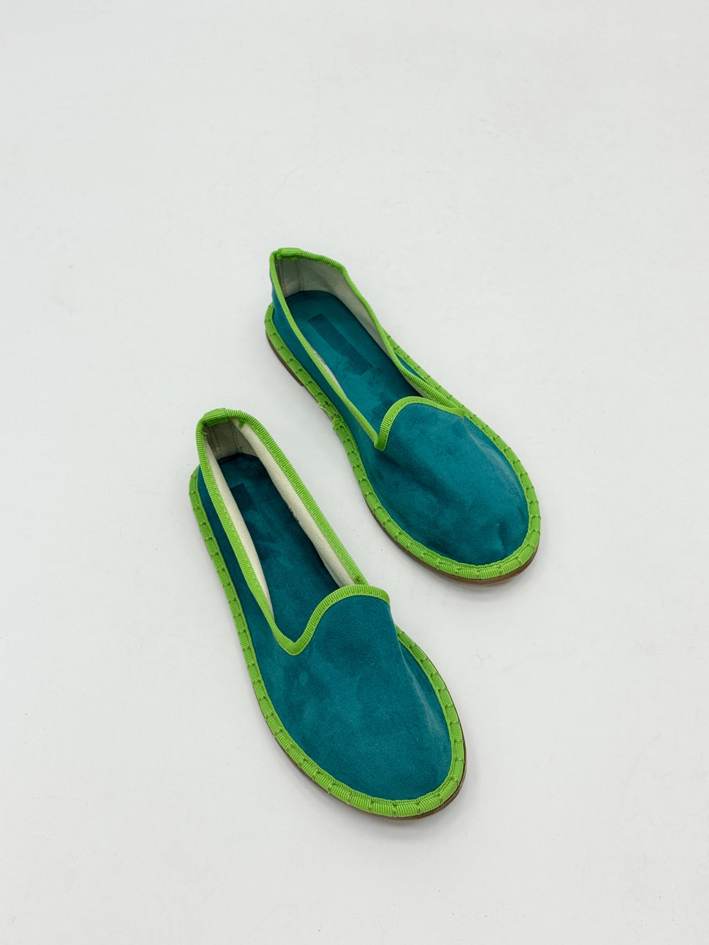 Zapatos de terciopelo con ribete