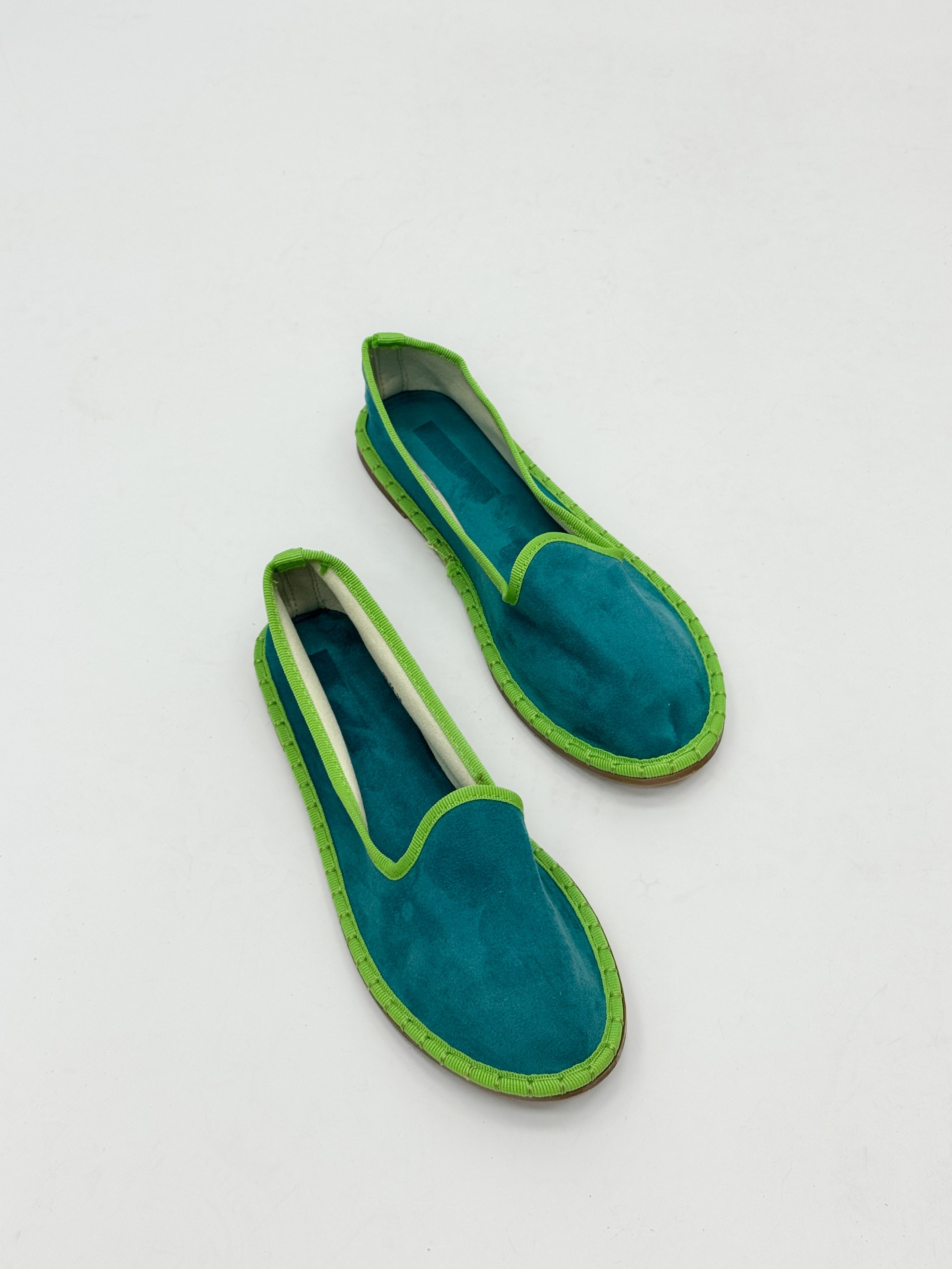 Zapatos de terciopelo con ribete