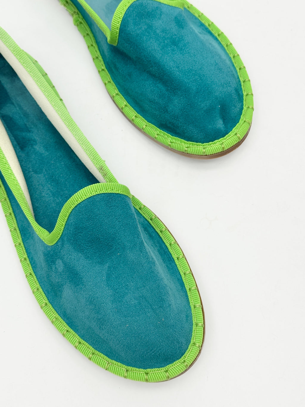 Zapatos de terciopelo con ribete