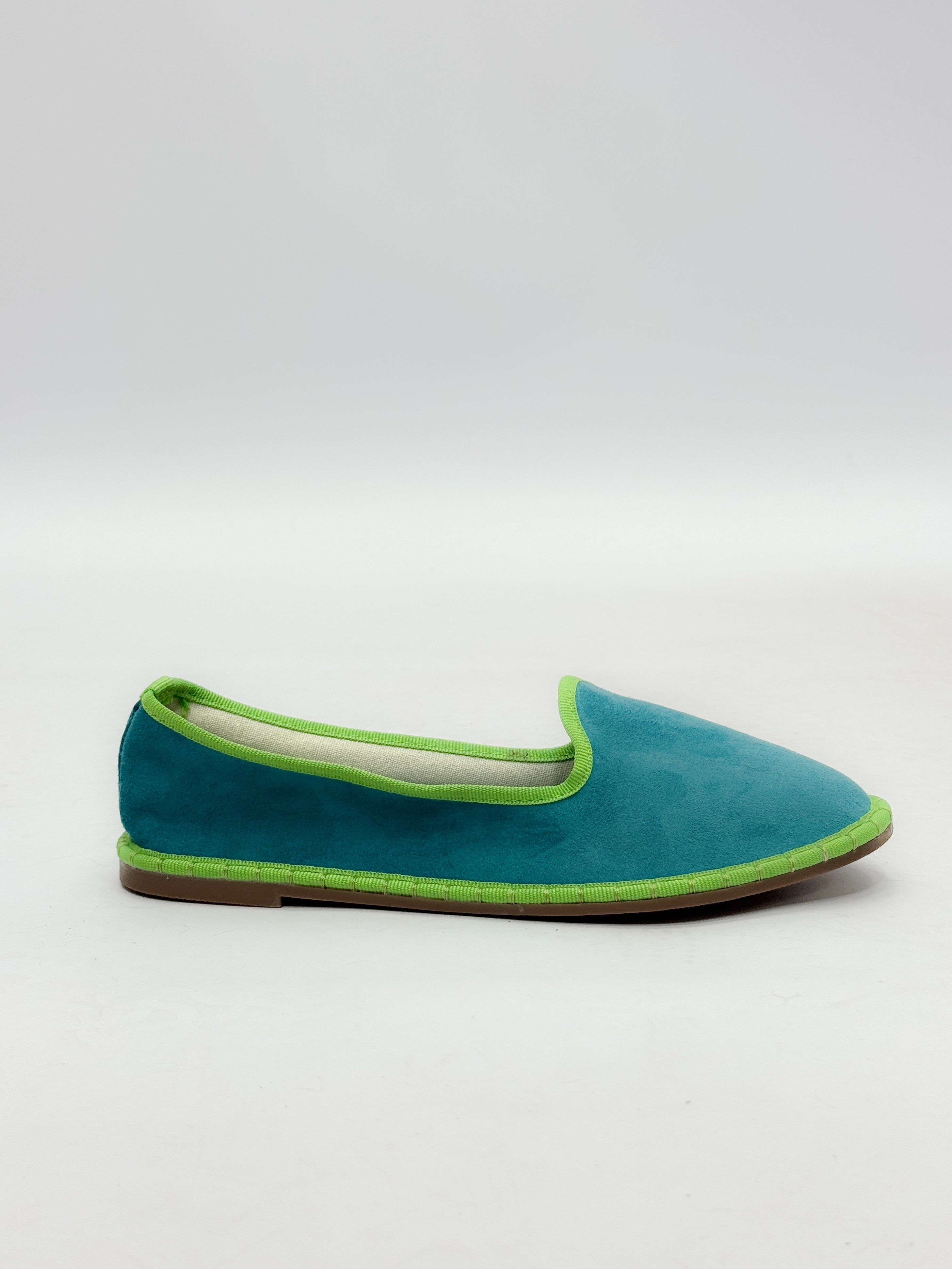 Zapatos de terciopelo con ribete