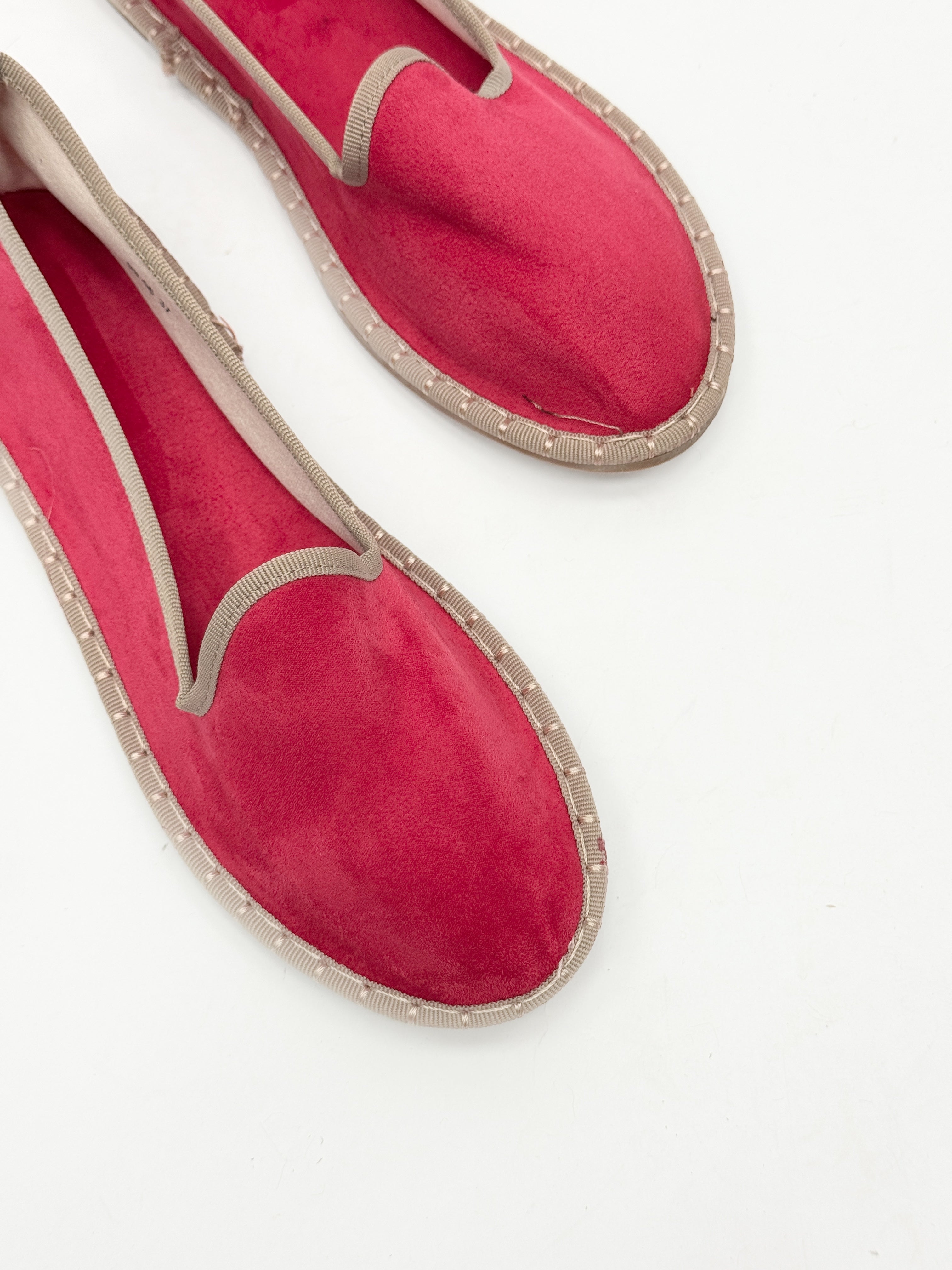 Zapatos de terciopelo con ribete