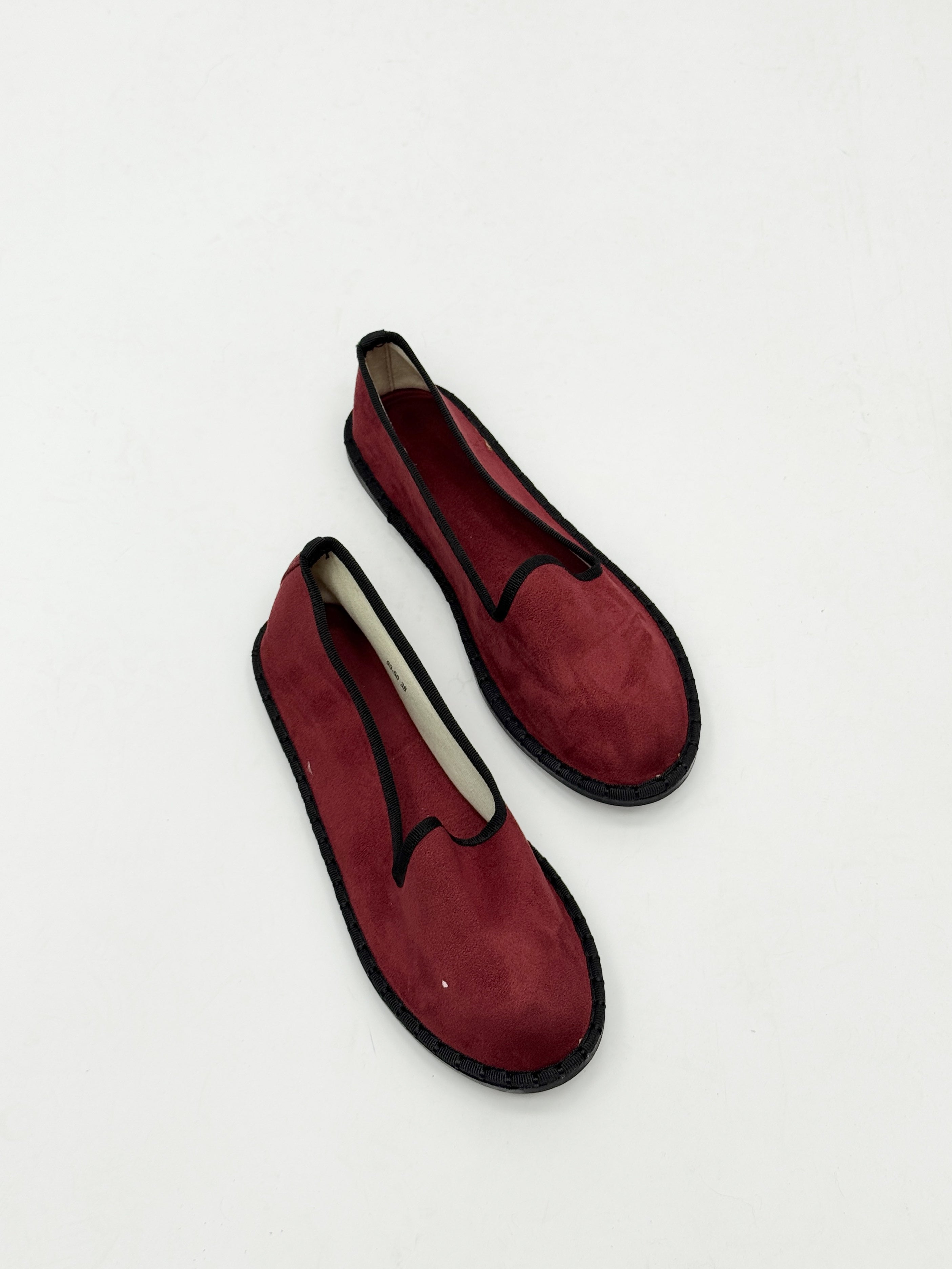 Zapatos de terciopelo con ribete