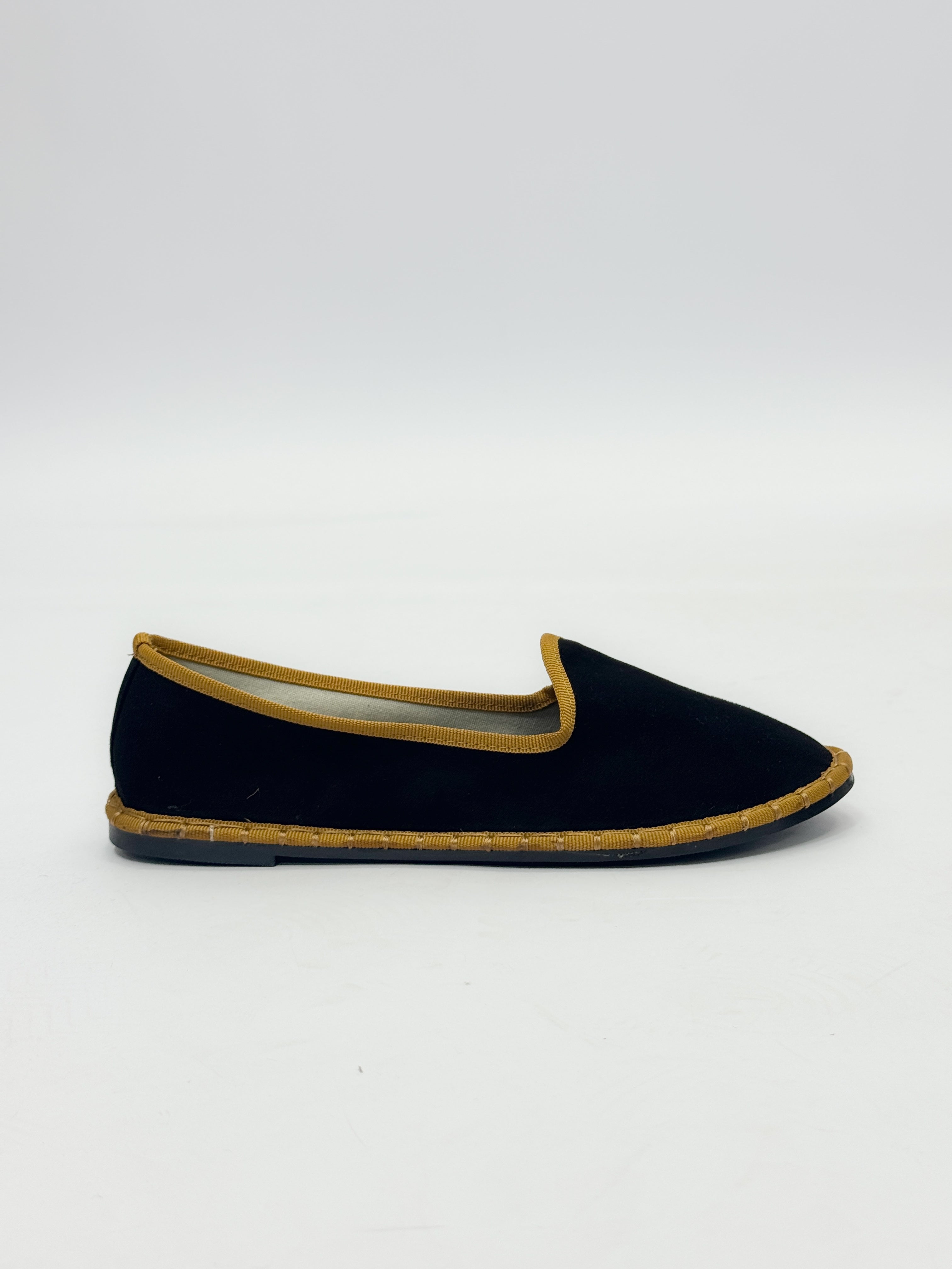 Zapatos de terciopelo con ribete