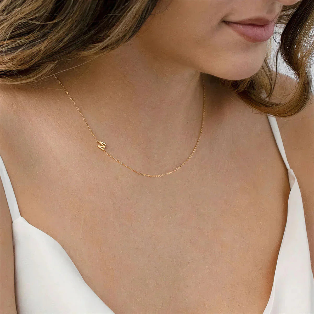 Collar personalizado con iniciales laterales