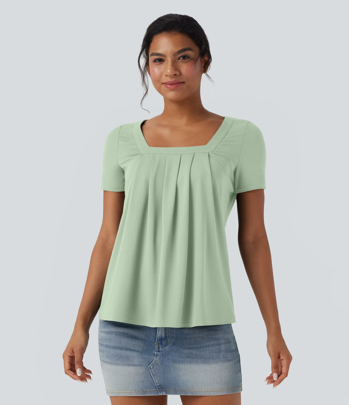 Top informal de cuello cuadrado y manga corta
