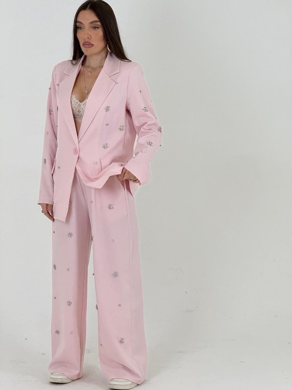 Traje Catalina - Conjunto de chaqueta y pantalón con detalles en piedra