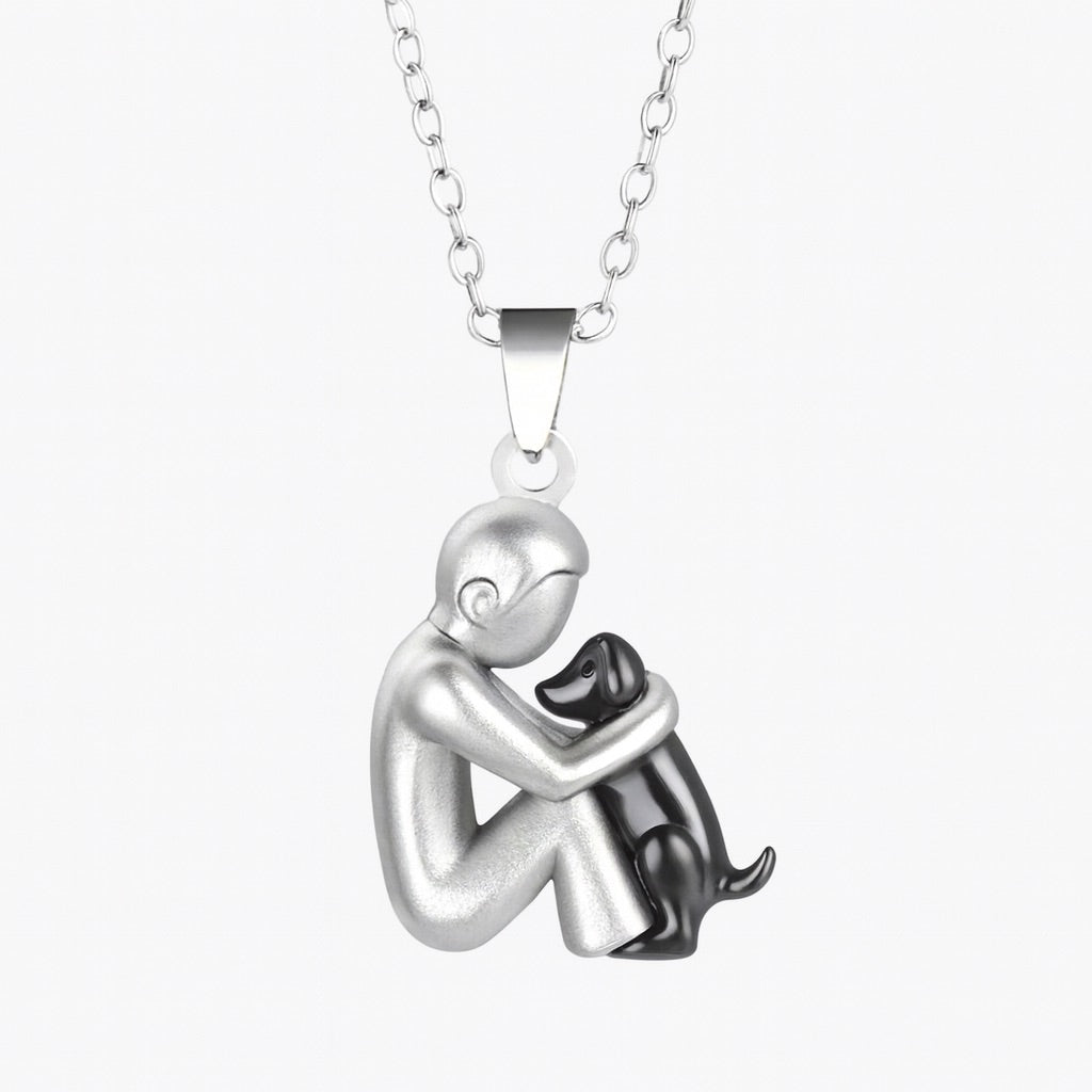 Collar con colgante de abrazo