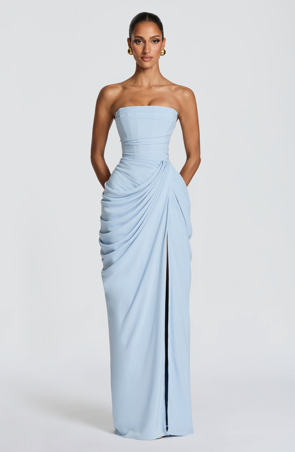 Dolores| Vestido con elegancia escultural que define tu figura