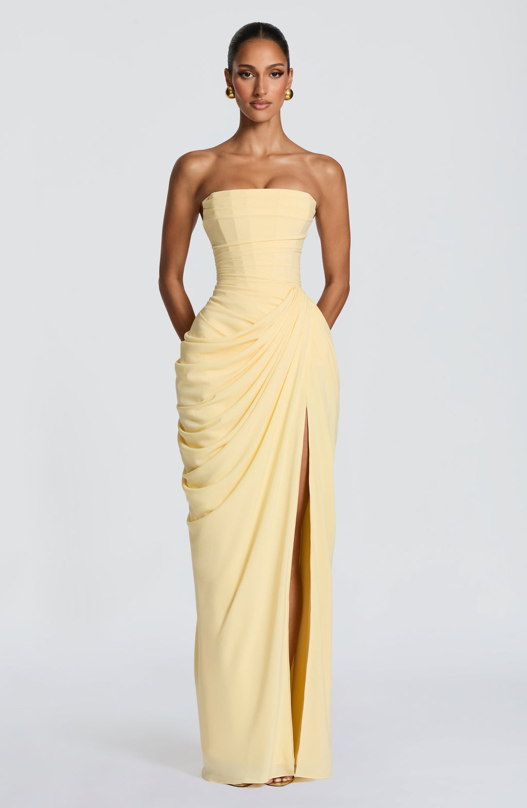 Dolores| Vestido con elegancia escultural que define tu figura
