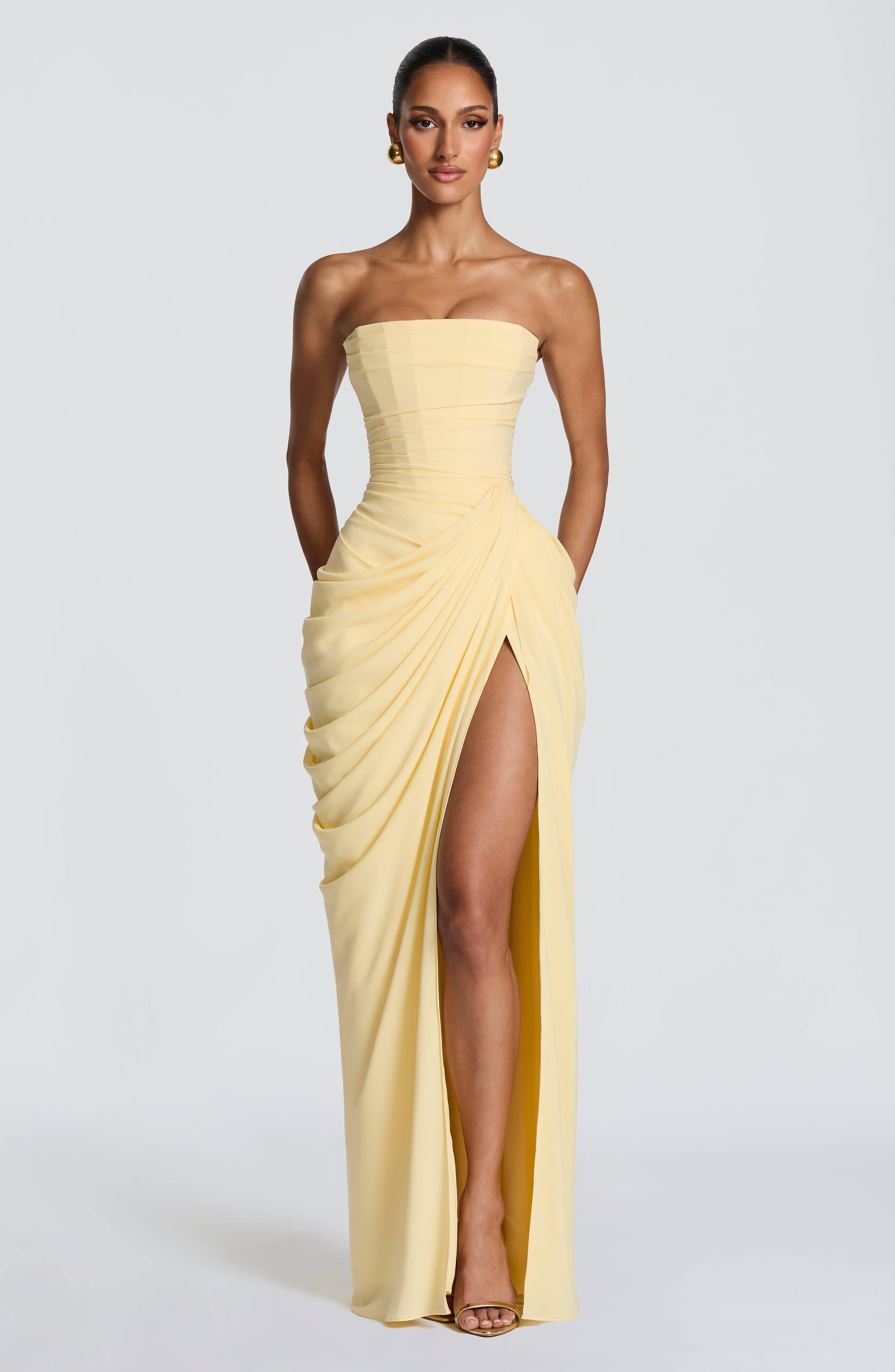 Dolores| Vestido con elegancia escultural que define tu figura