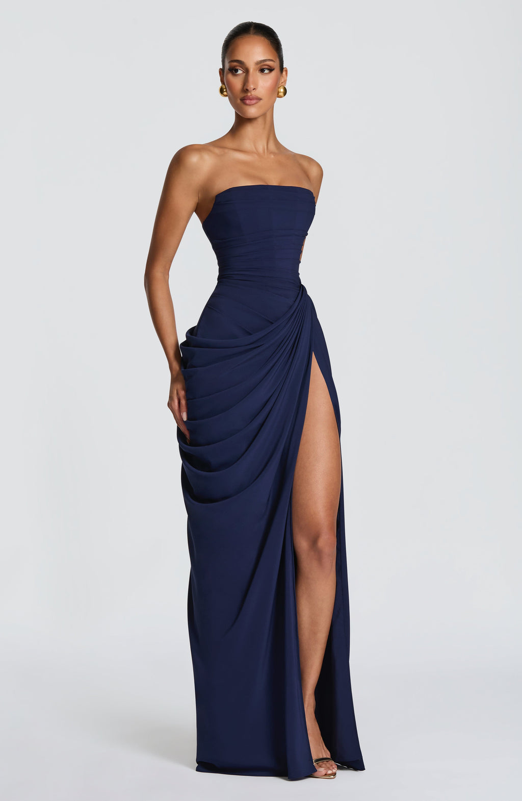 Dolores| Vestido con elegancia escultural que define tu figura