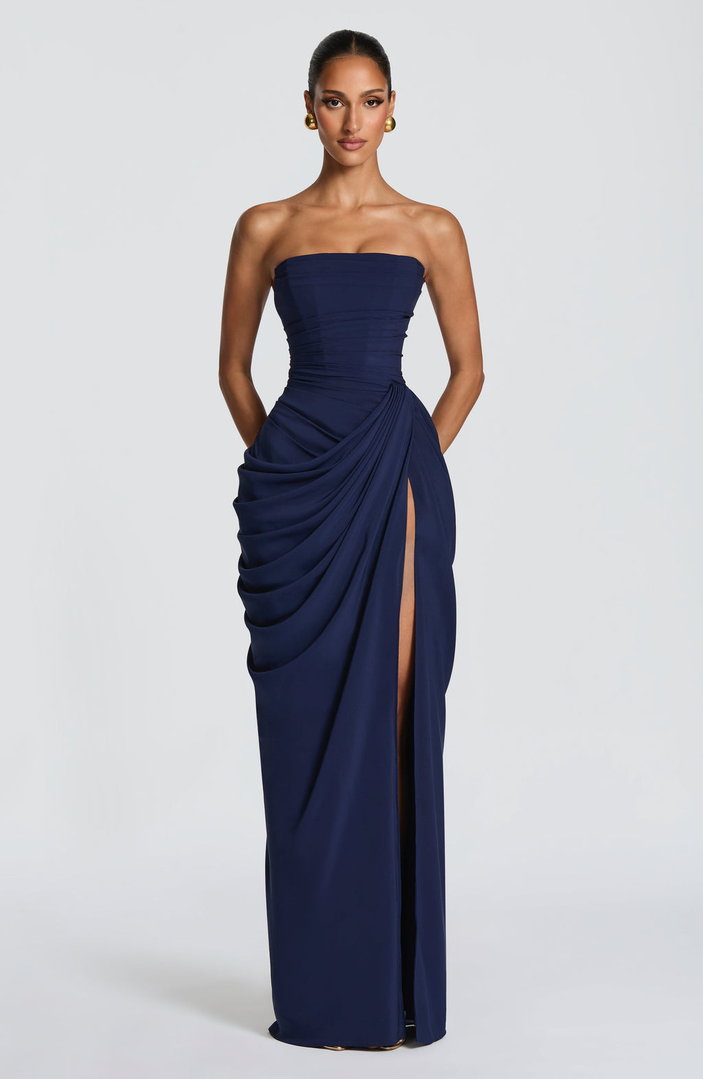 Dolores| Vestido con elegancia escultural que define tu figura