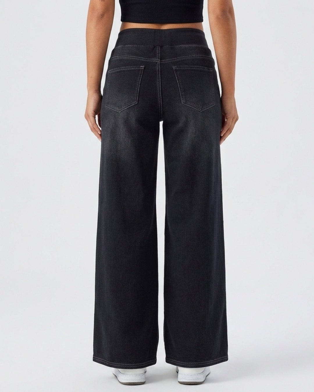 Jeans negros de ajuste cómodo