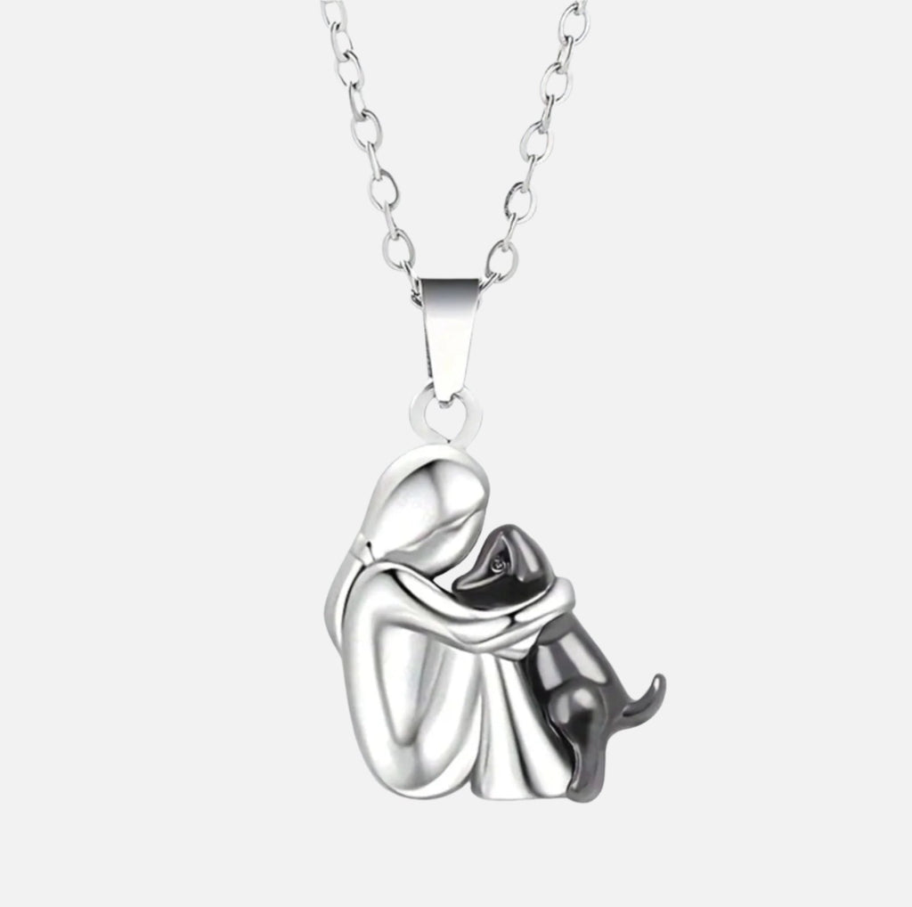 Collar con colgante de abrazo
