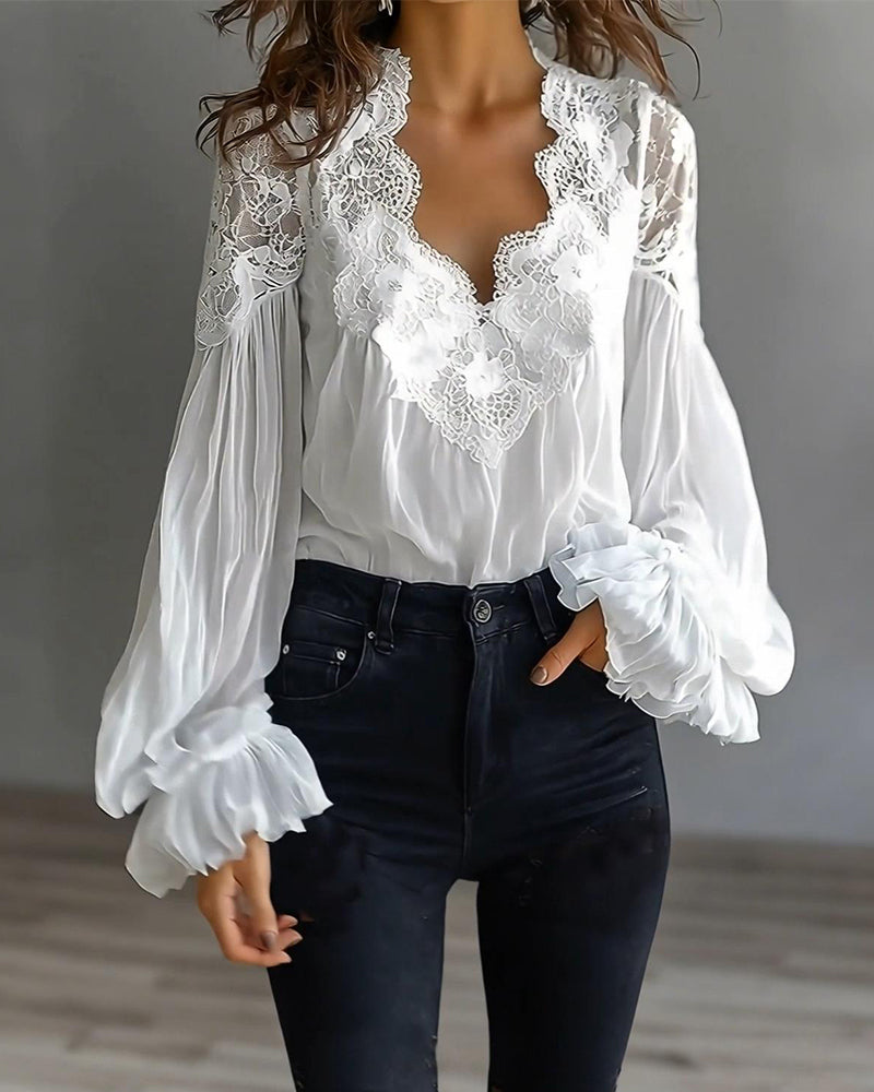Blusa con cuello de encaje