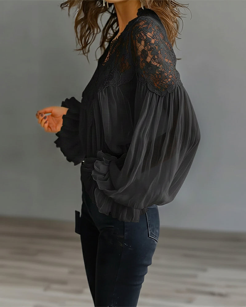 Blusa con cuello de encaje