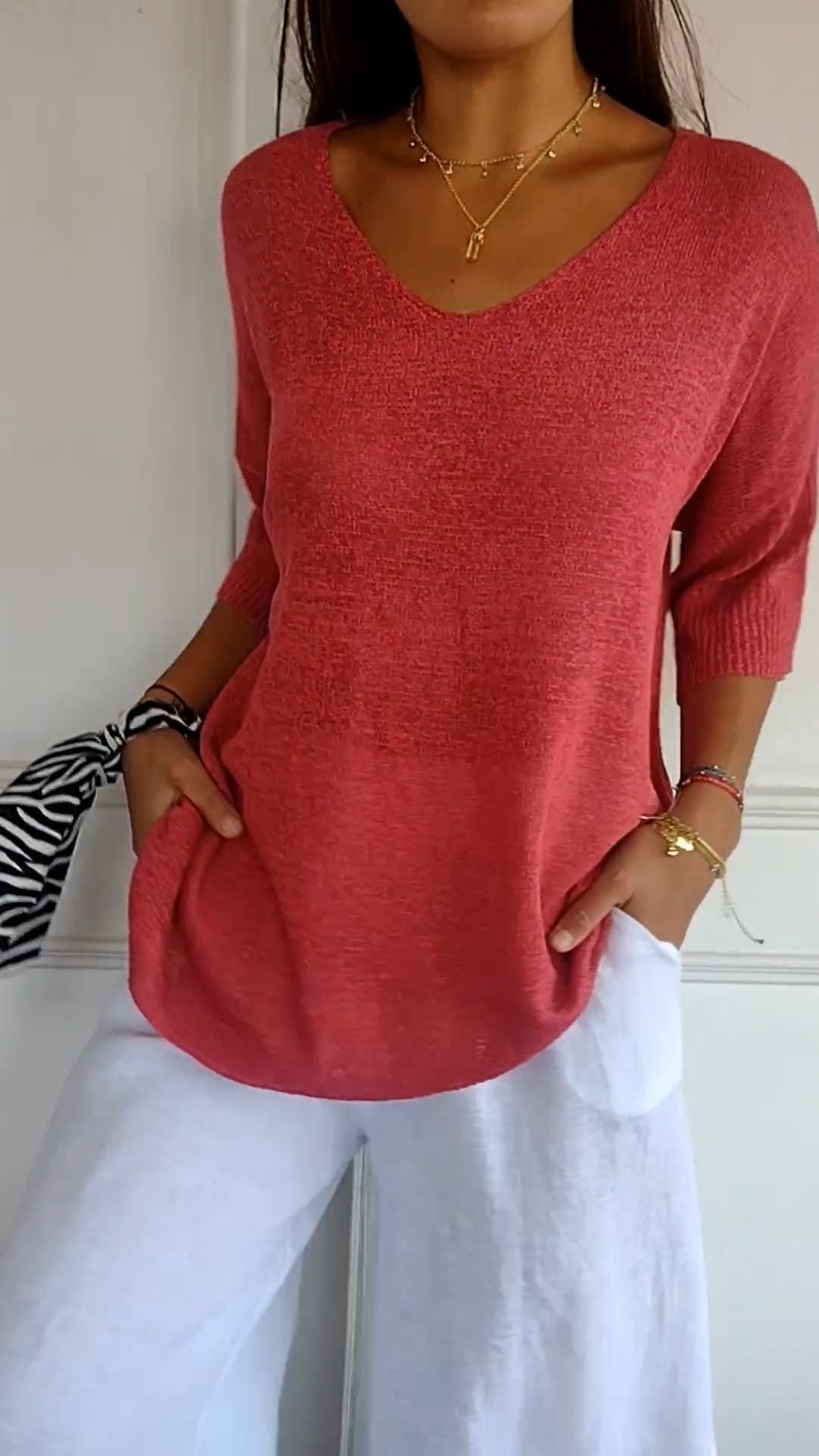 Julia| Top atemporal con cuello en V