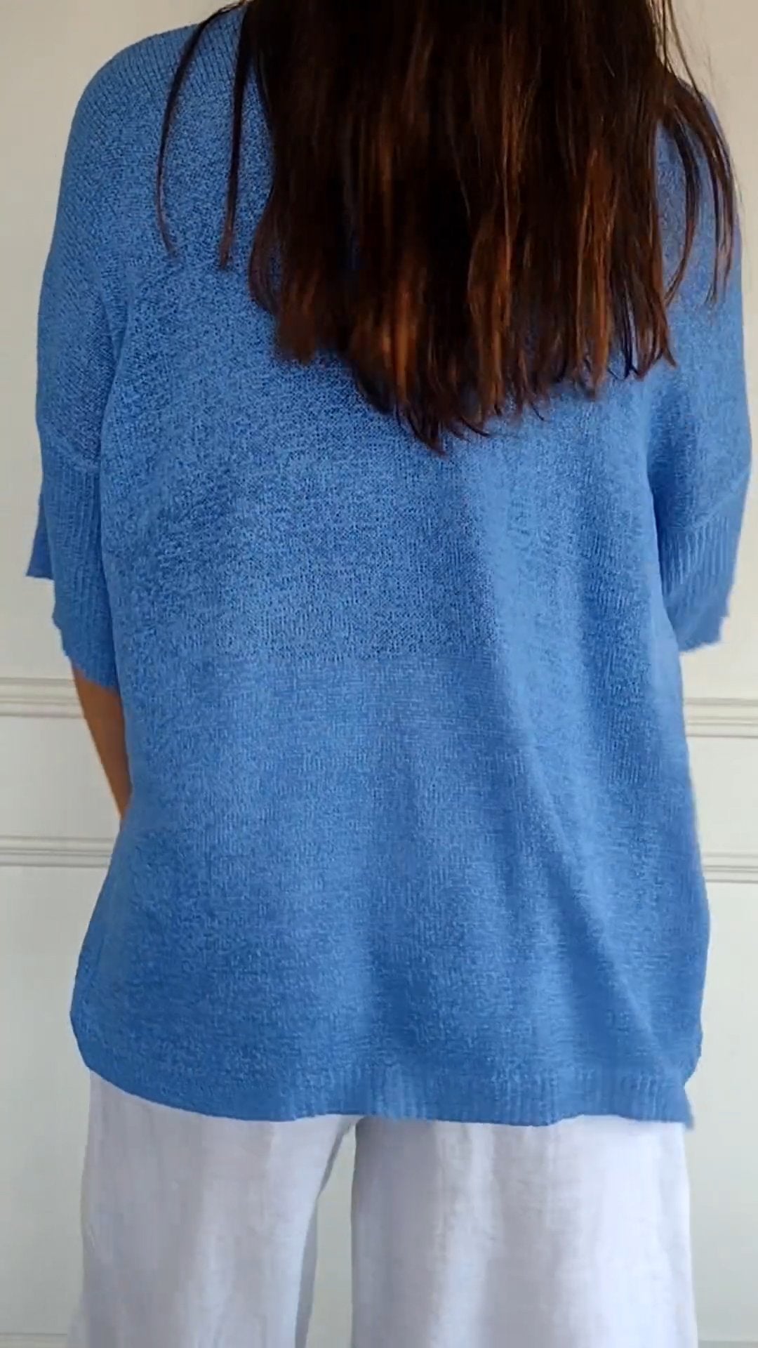 Julia| Top atemporal con cuello en V