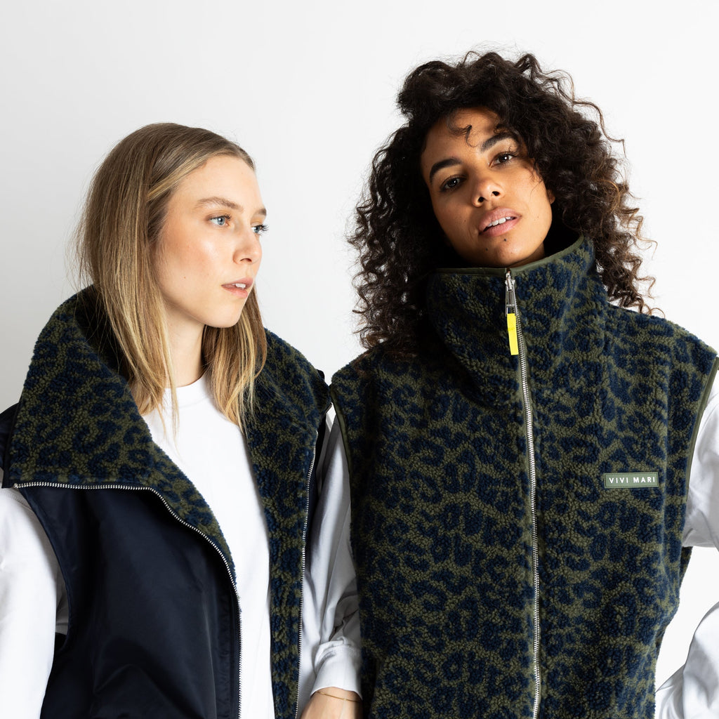 Chaleco holgado reversible - azul marino/leopardo azul marino-oliva
