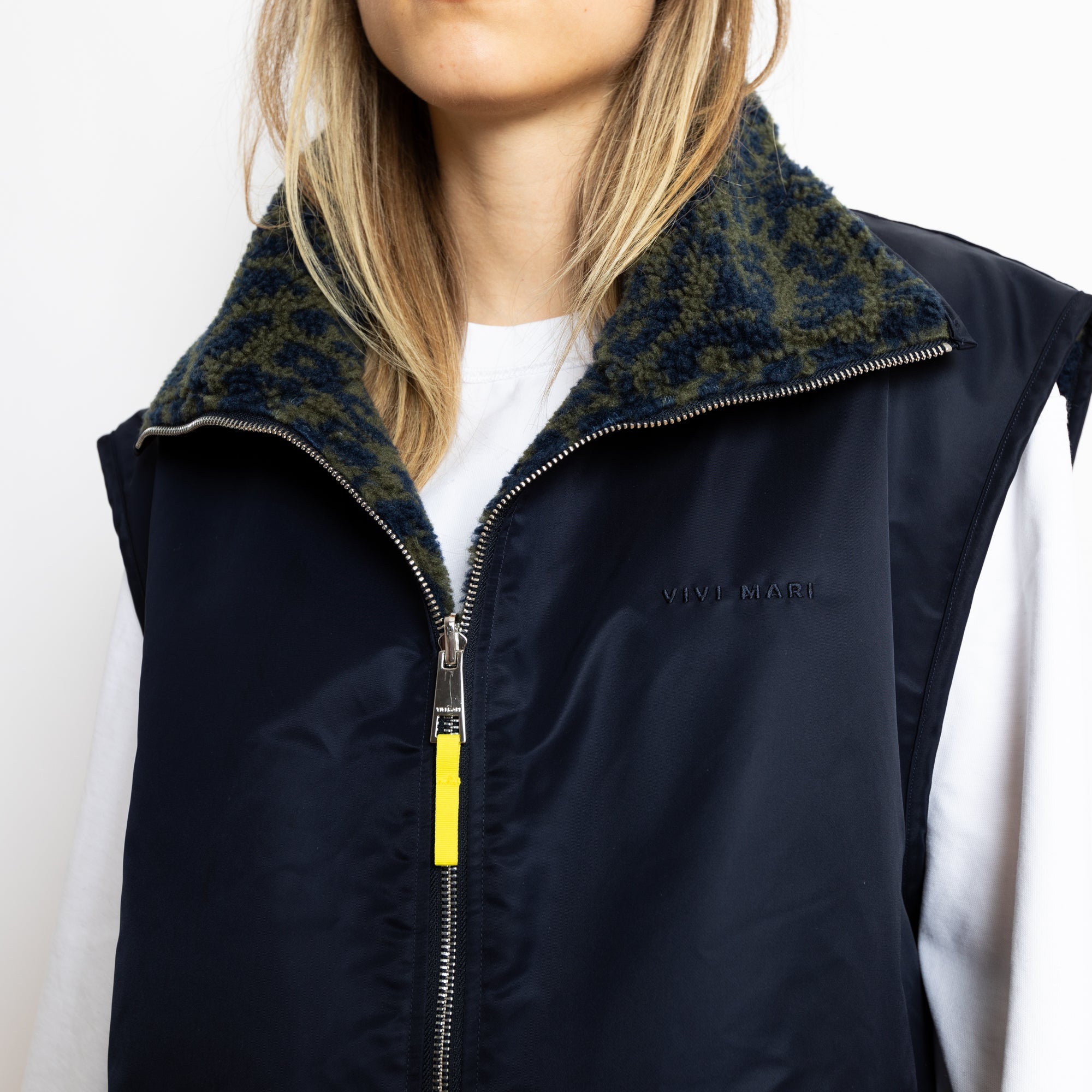 Chaleco holgado reversible - azul marino/leopardo azul marino-oliva