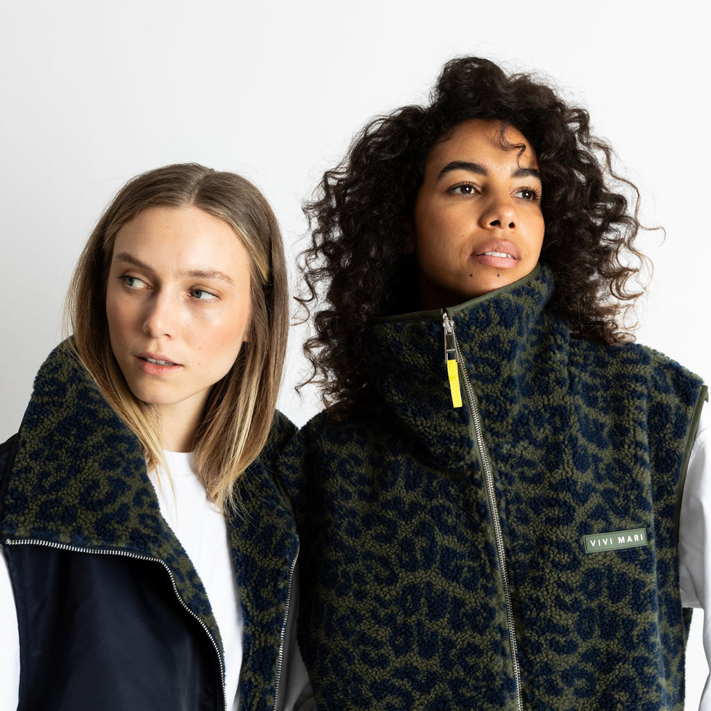 Chaleco holgado reversible - azul marino/leopardo azul marino-oliva
