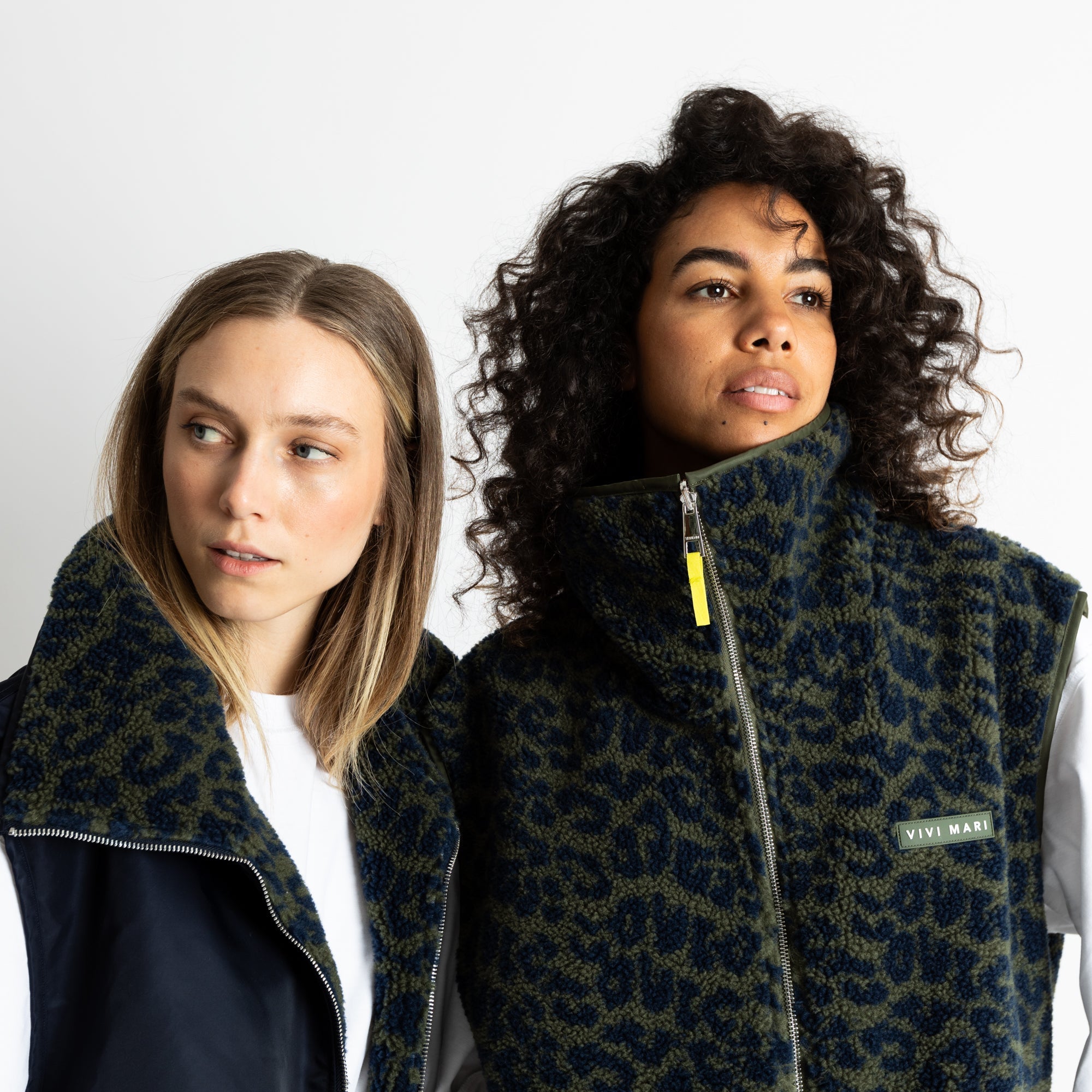 Chaleco holgado reversible - azul marino/leopardo azul marino-oliva