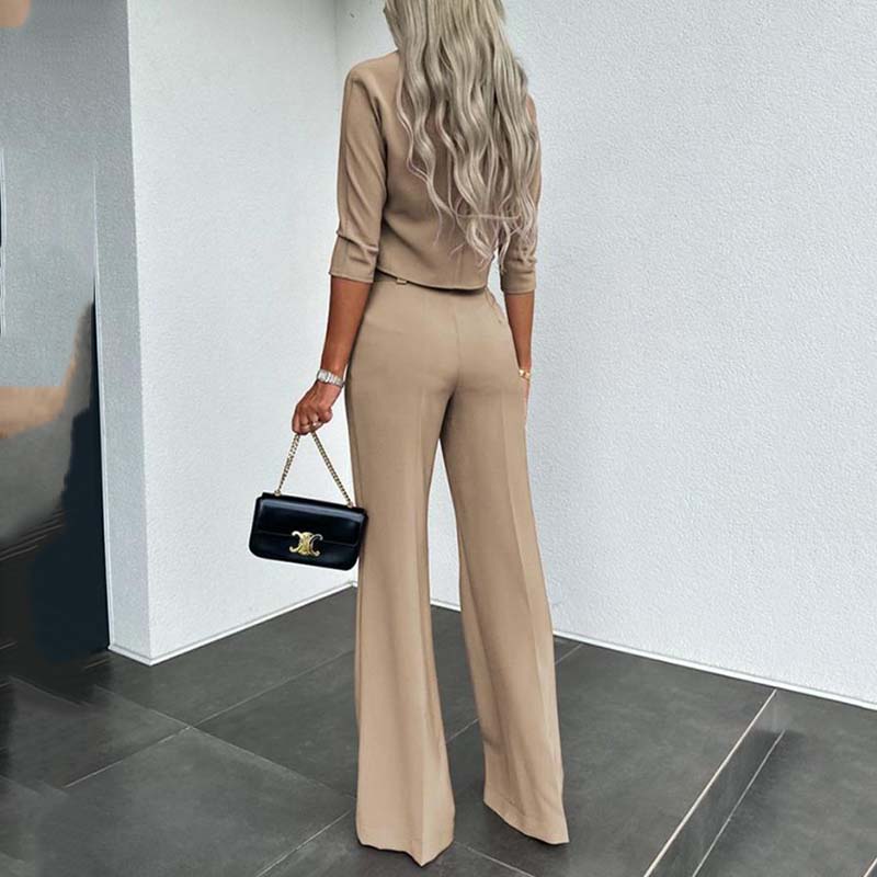 CONJUNTO ELEGANTE: TOP CORTO Y PANTALONES DE PIERNA ANCHA