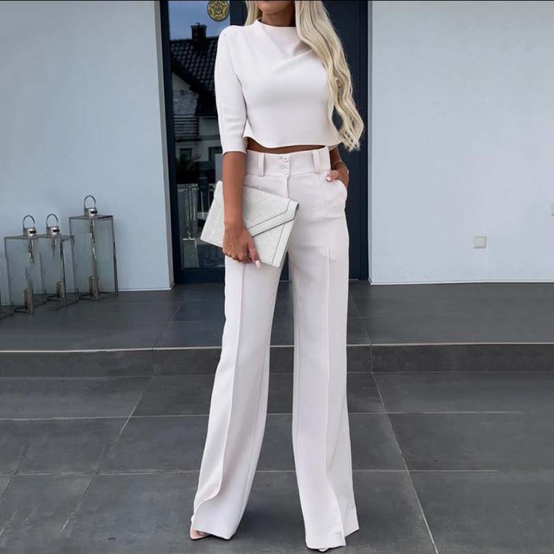 CONJUNTO ELEGANTE: TOP CORTO Y PANTALONES DE PIERNA ANCHA