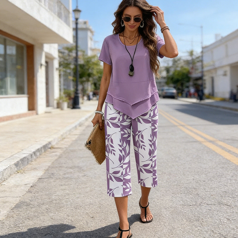 Conjunto casual de dos piezas: top de cuello redondo (en capas) y pantalón extra amplio.