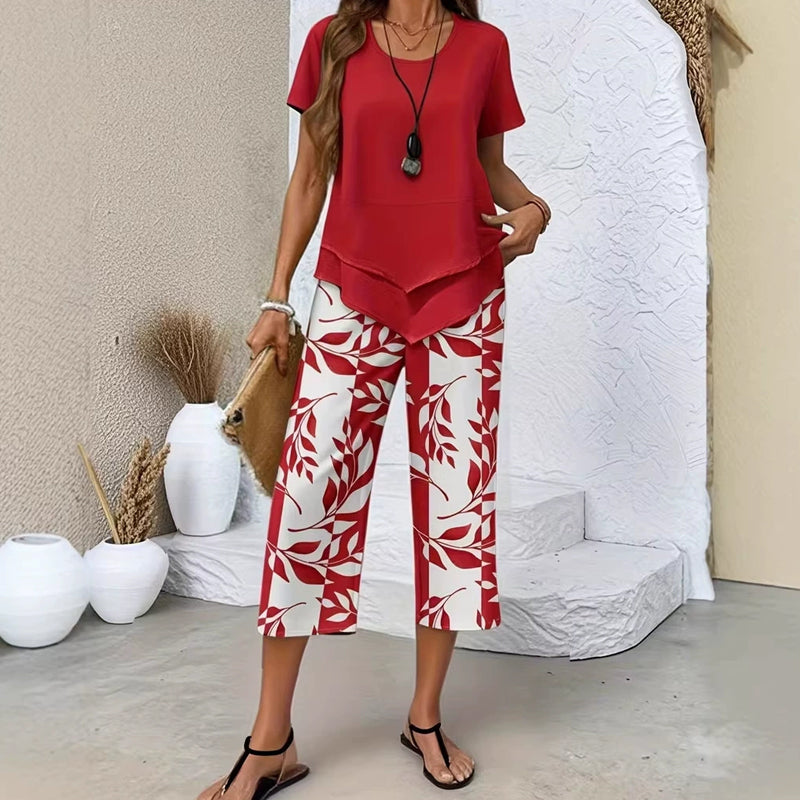 Conjunto casual de dos piezas: top de cuello redondo (en capas) y pantalón extra amplio.