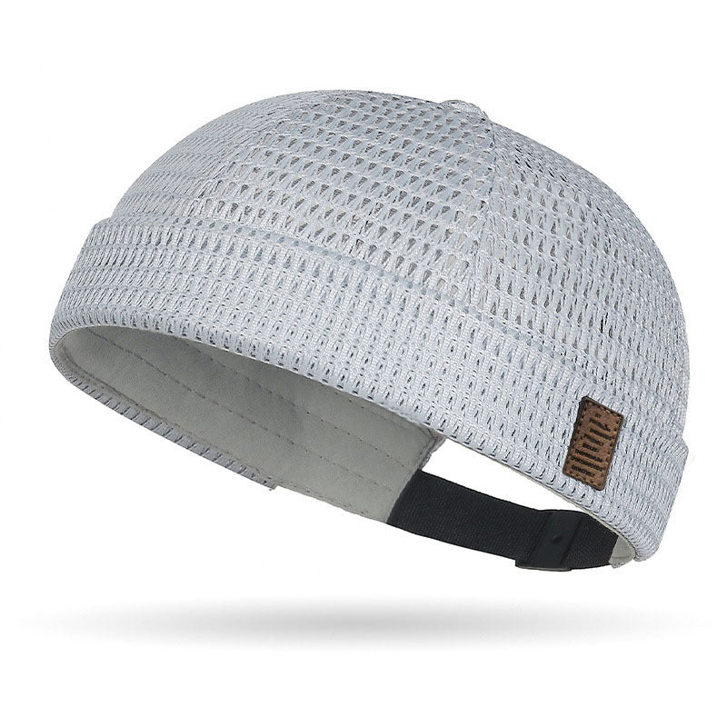 Gorra ligera de malla transpirable, sin visera.