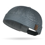 Gorra ligera de malla transpirable, sin visera.