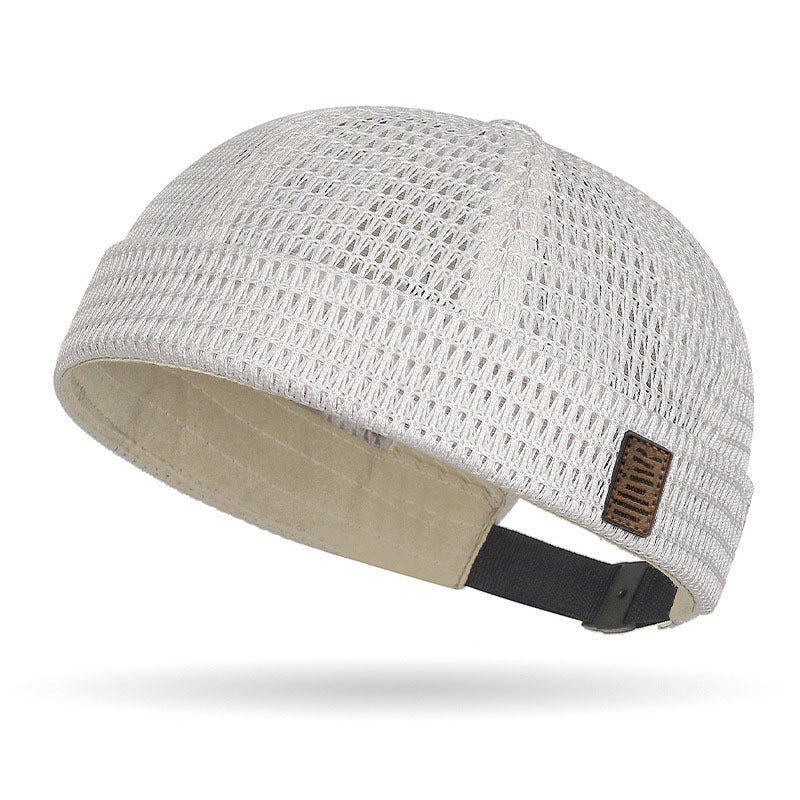 Gorra ligera de malla transpirable, sin visera.